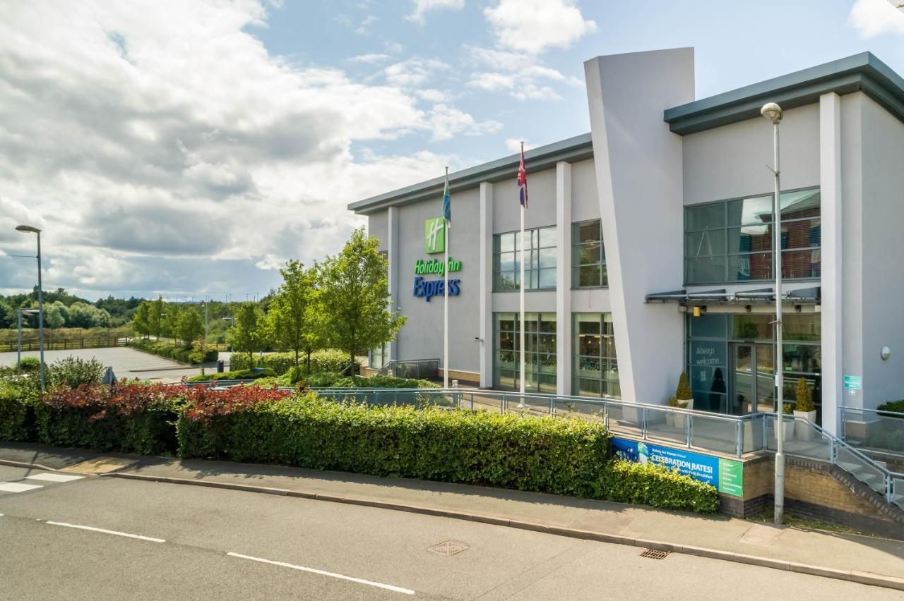 Holiday Inn Express Walsall M6, J10 By Ihg Extérieur photo