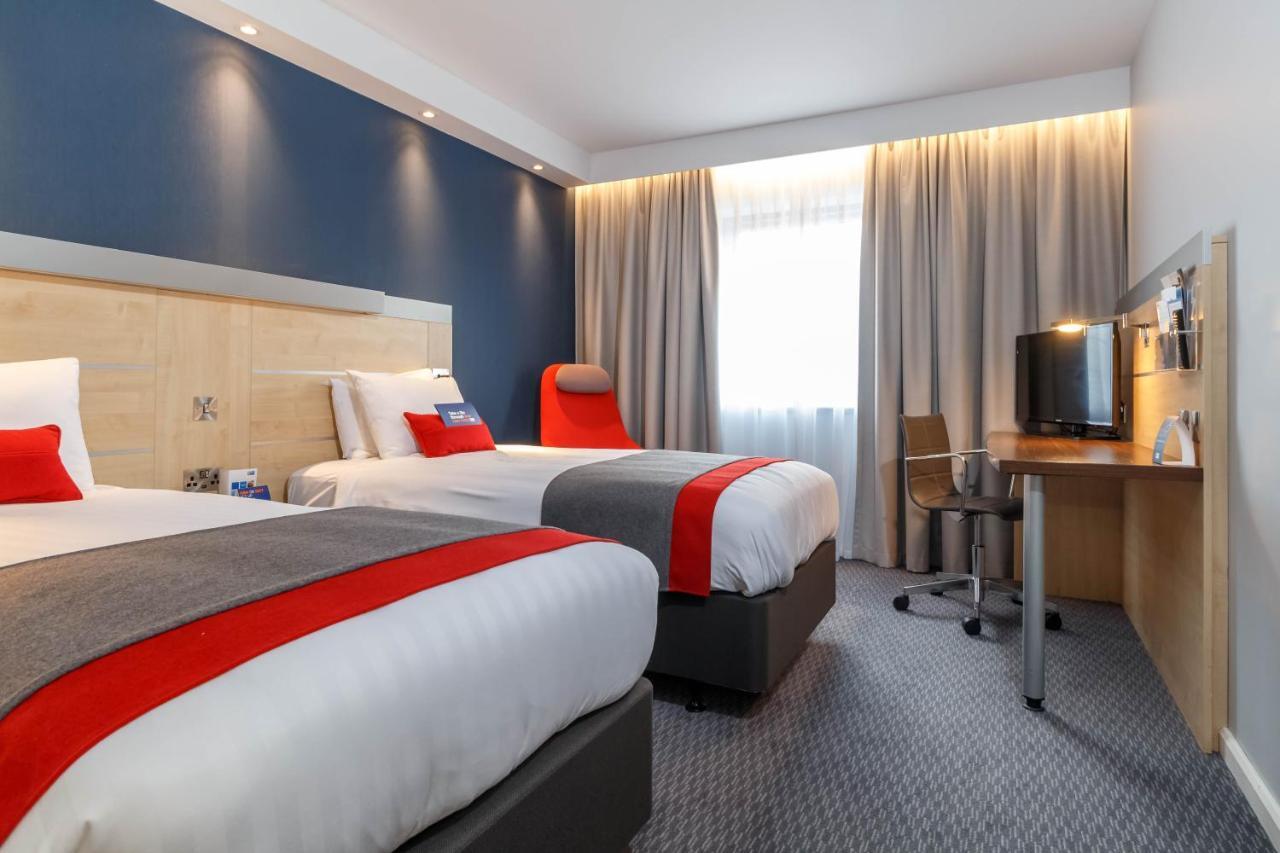 Holiday Inn Express Walsall M6, J10 By Ihg Extérieur photo