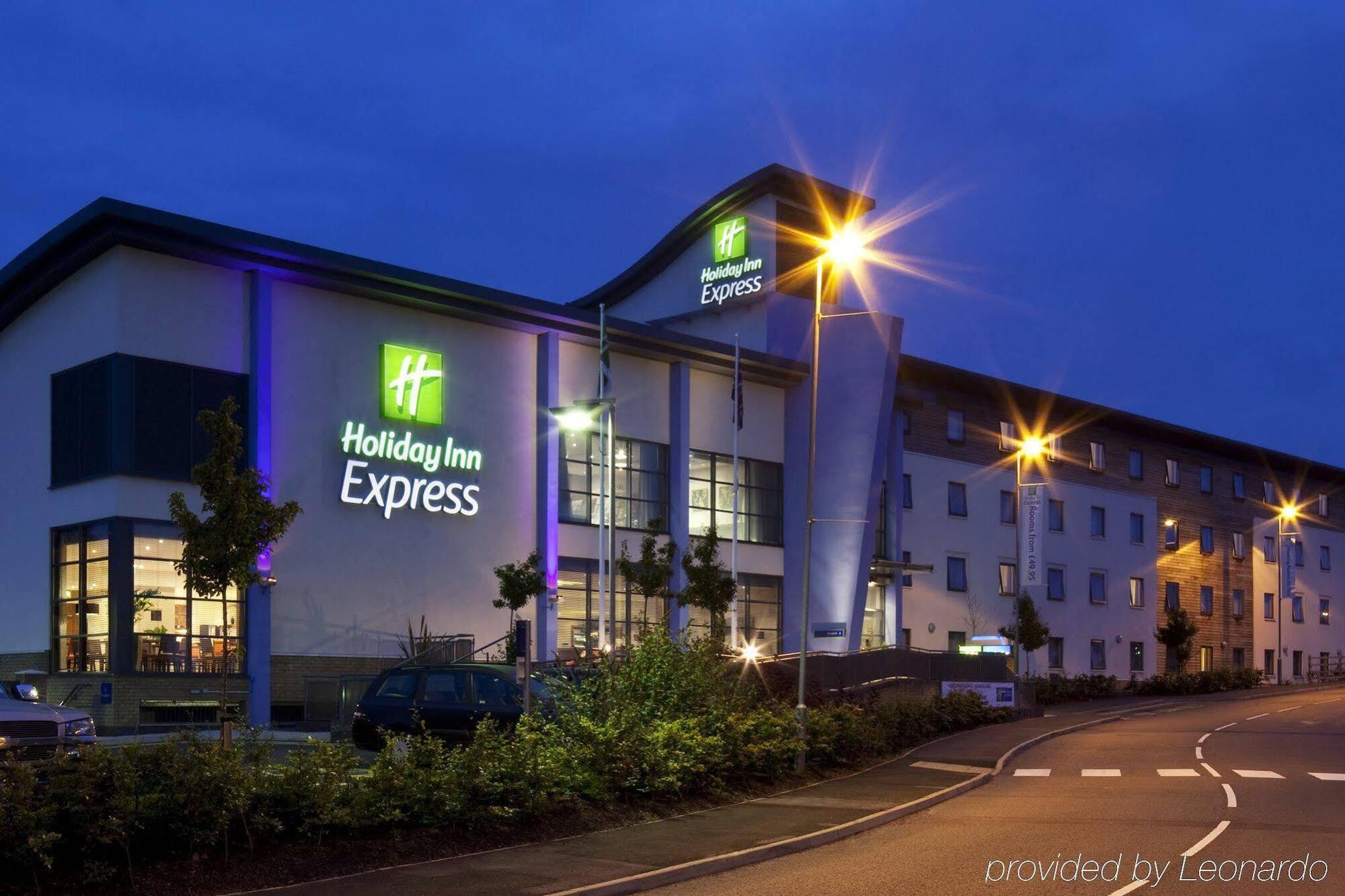 Holiday Inn Express Walsall M6, J10 By Ihg Extérieur photo