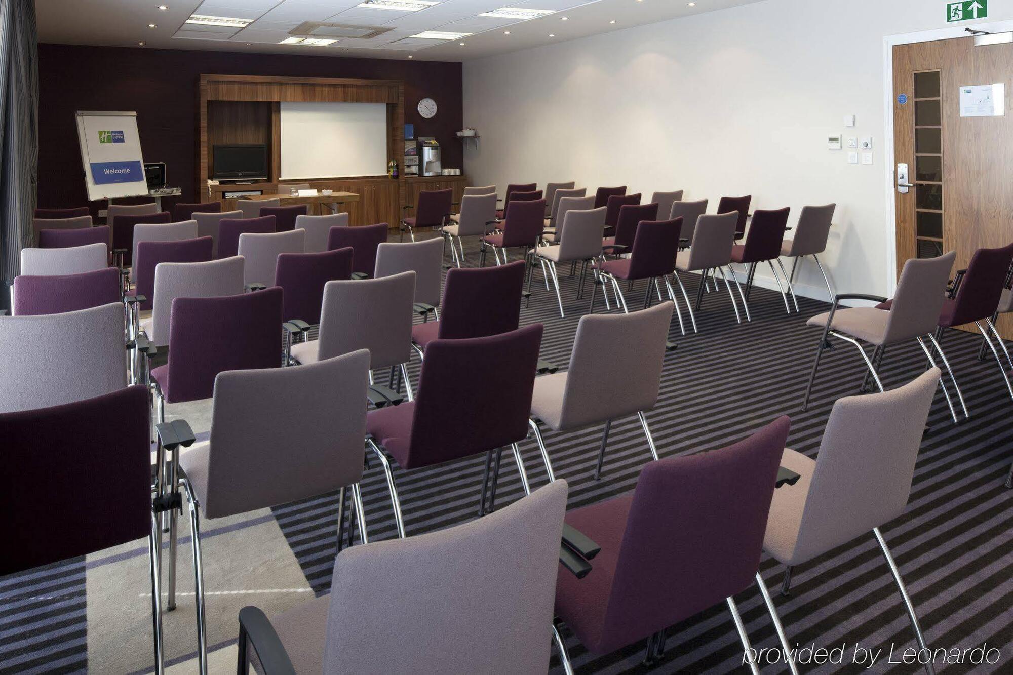 Holiday Inn Express Walsall M6, J10 By Ihg Extérieur photo
